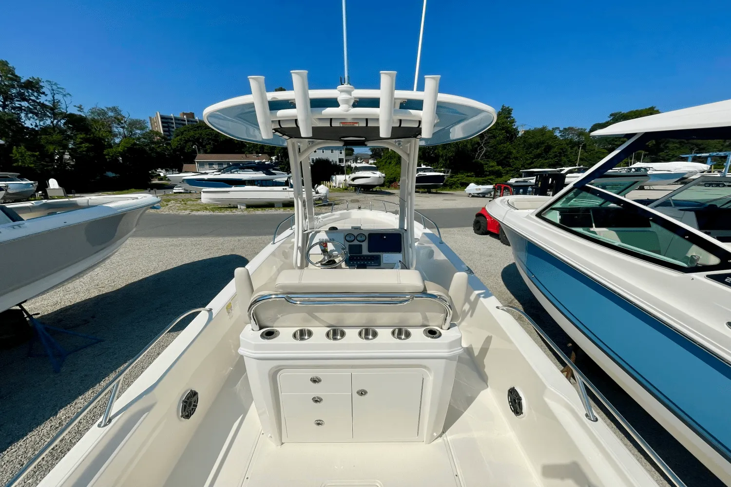 2026 Boston Whaler 250 Dauntless Image Thumbnail #6