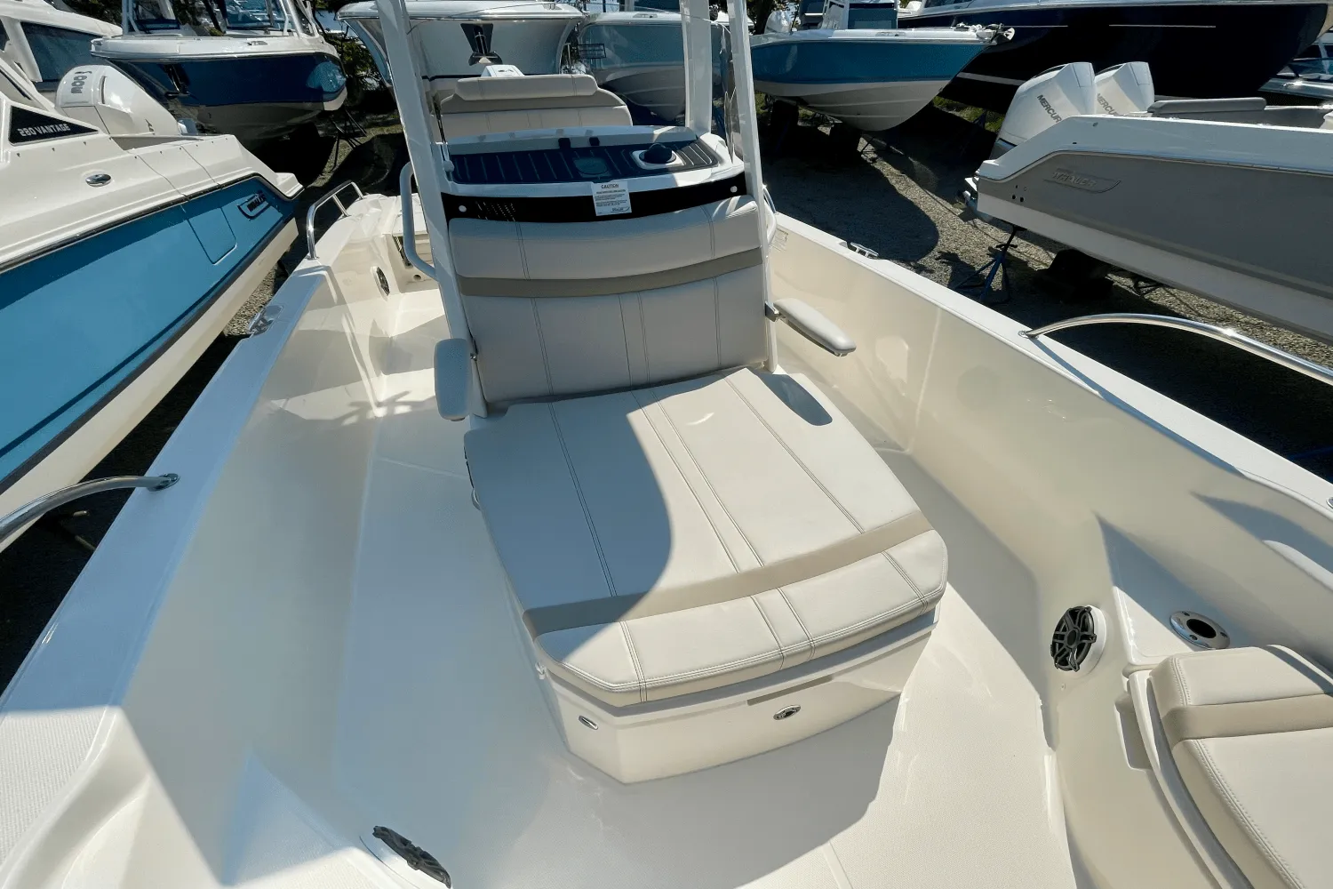 2026 Boston Whaler 250 Dauntless Image Thumbnail #18