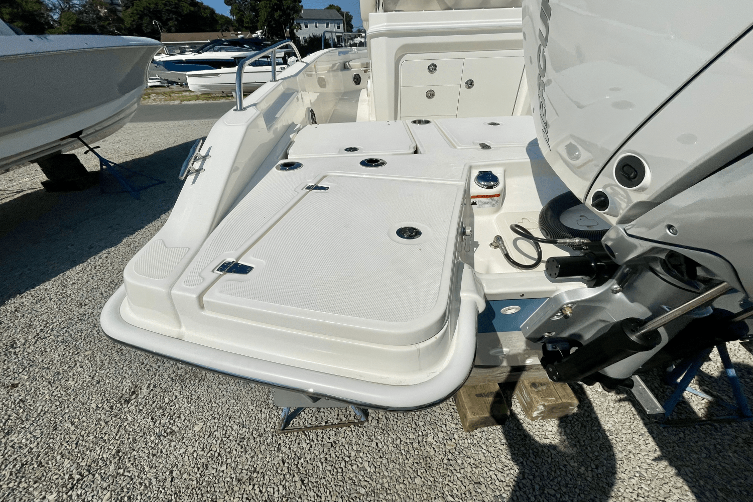 2026 Boston Whaler 250 Dauntless Image Thumbnail #3