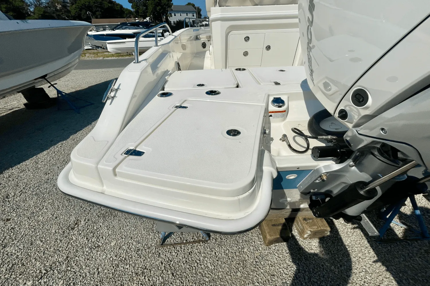 2026 Boston Whaler 250 Dauntless Image Thumbnail #3