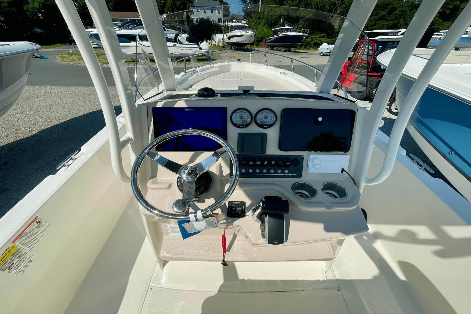 2026 Boston Whaler 250 Dauntless Image Thumbnail #14