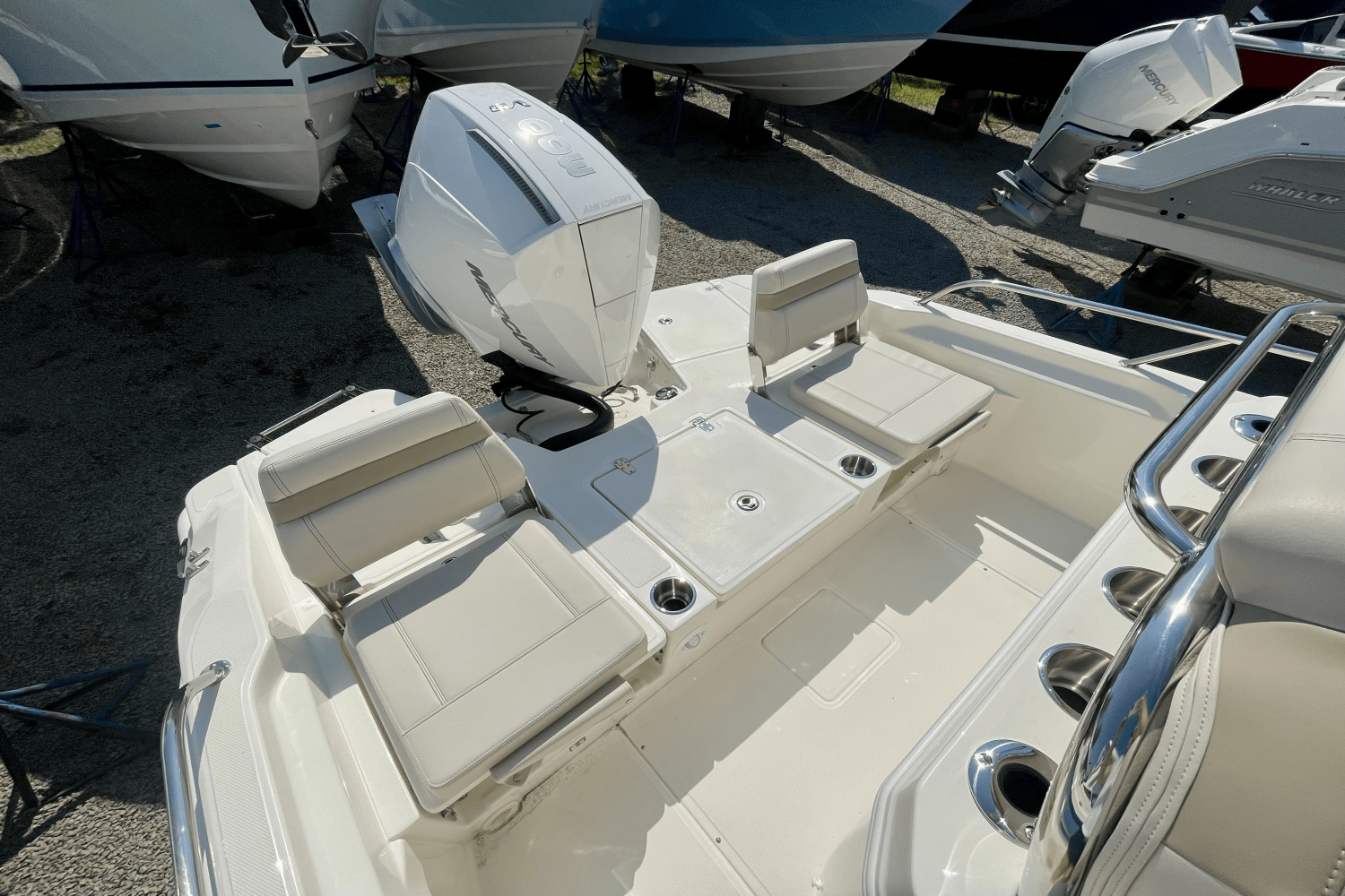2026 Boston Whaler 250 Dauntless Image Thumbnail #10