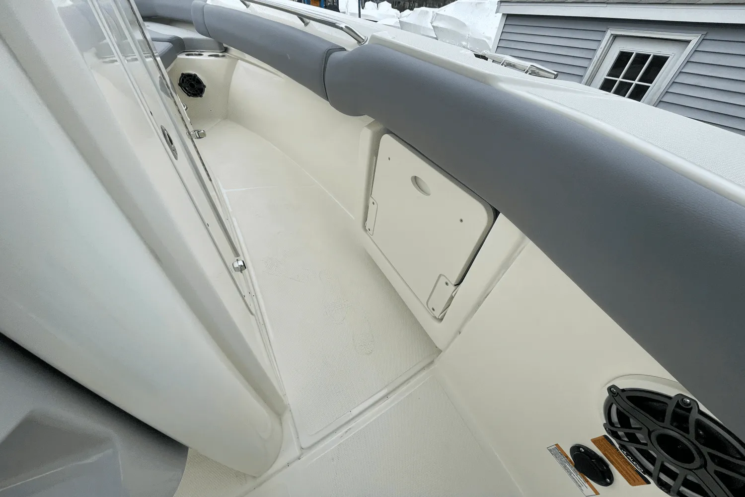 2025 Boston Whaler 250 Outrage Image Thumbnail #15