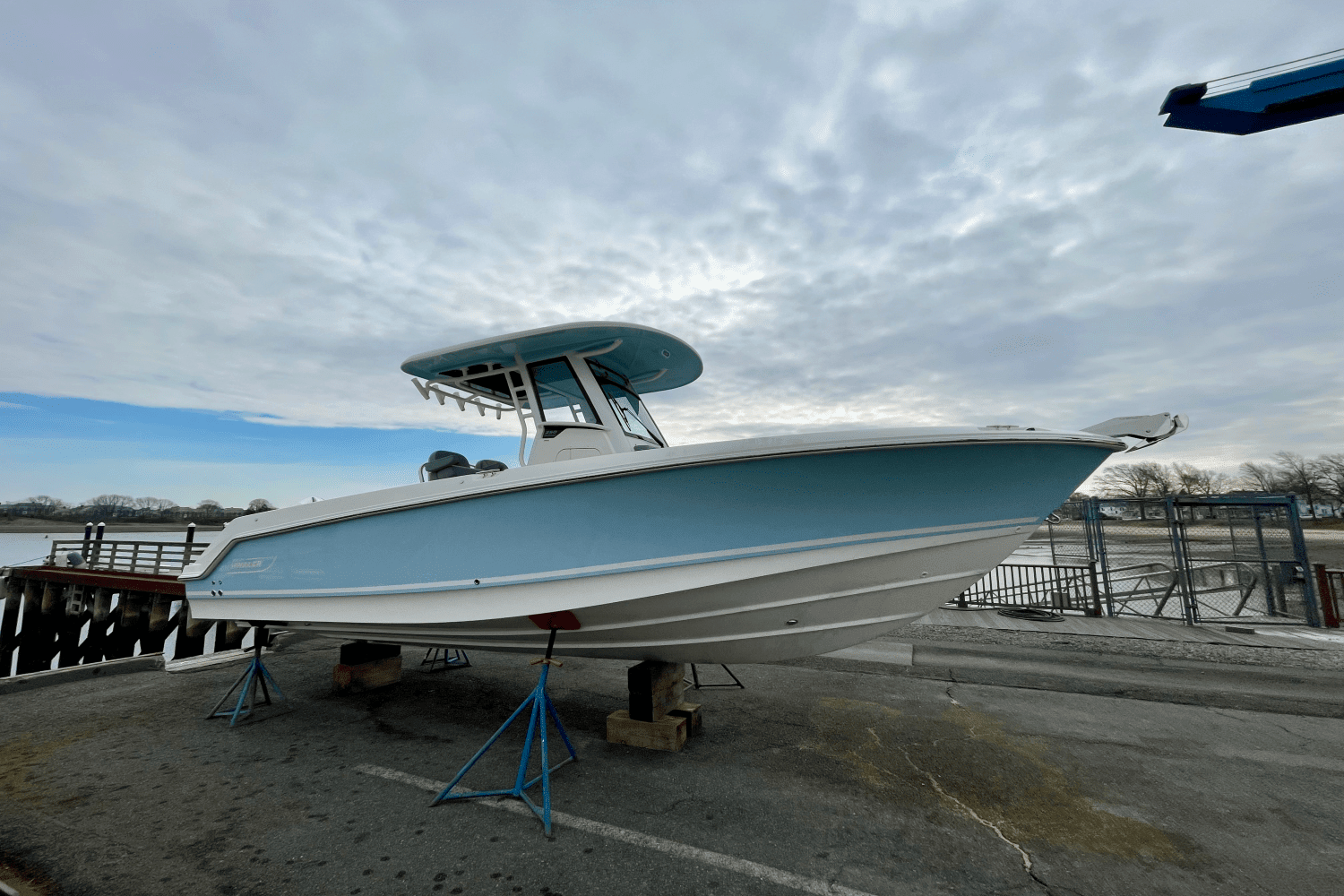 2025 Boston Whaler 250 Outrage Image Thumbnail #1