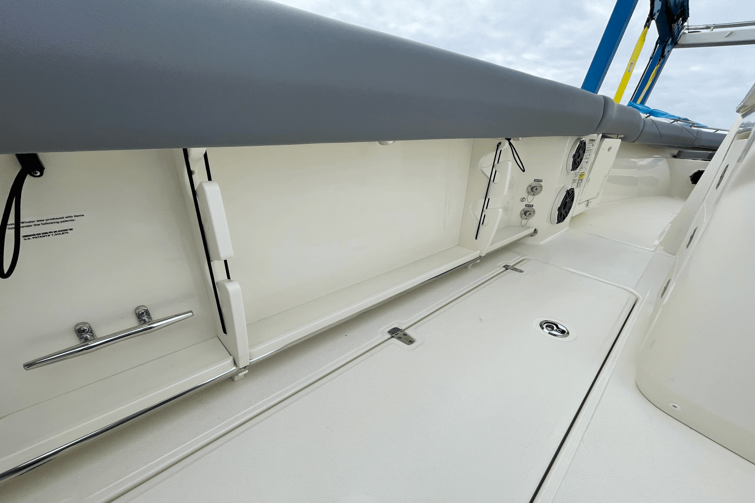 2025 Boston Whaler 250 Outrage Image Thumbnail #7