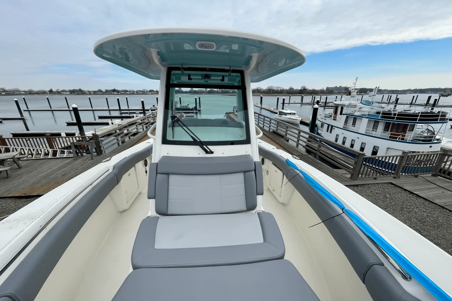 2025 Boston Whaler 250 Outrage Image Thumbnail #21