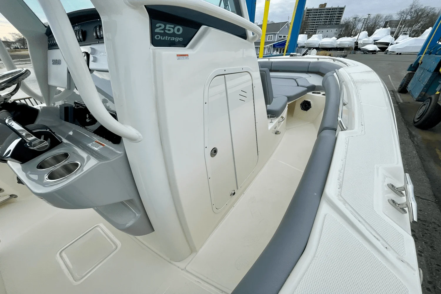 2025 Boston Whaler 250 Outrage Image Thumbnail #17
