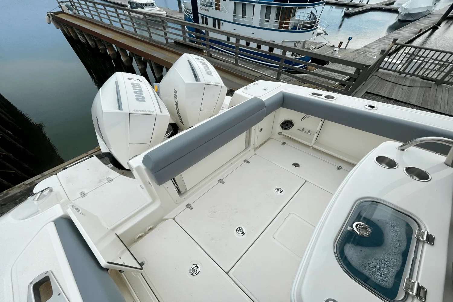 2025 Boston Whaler 250 Outrage Image Thumbnail #4