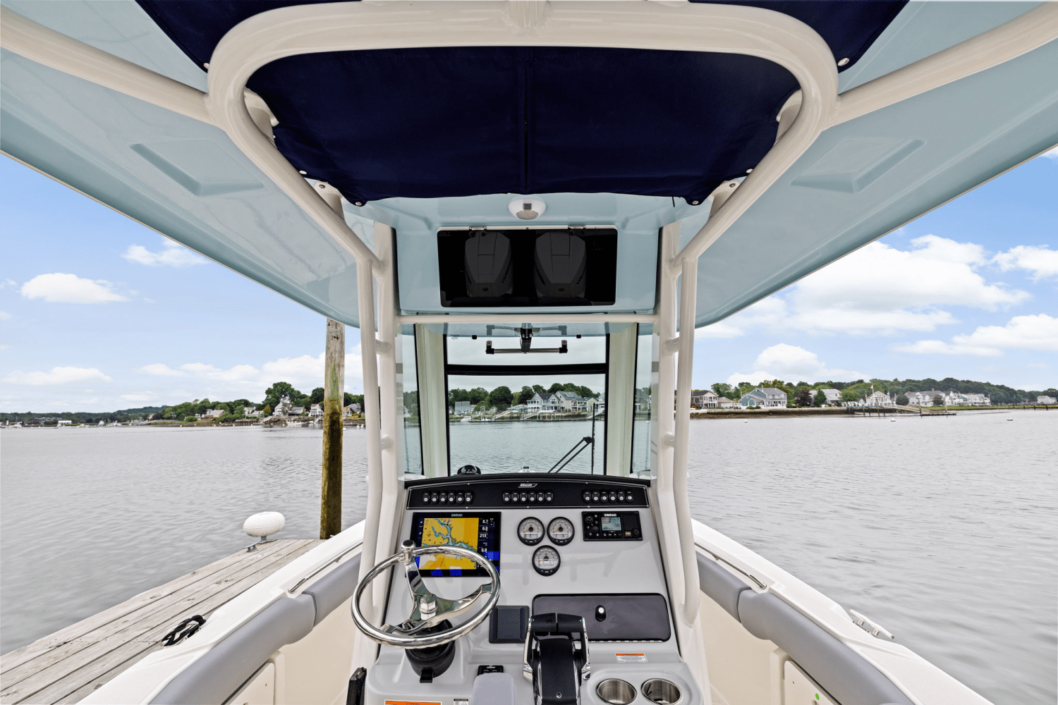2025 Boston Whaler 250 Outrage Image Thumbnail #21
