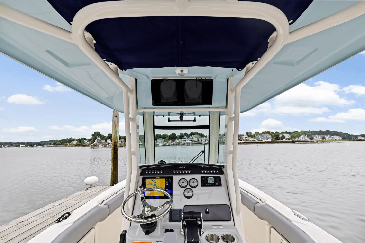 2025 Boston Whaler 250 Outrage Image Thumbnail #21