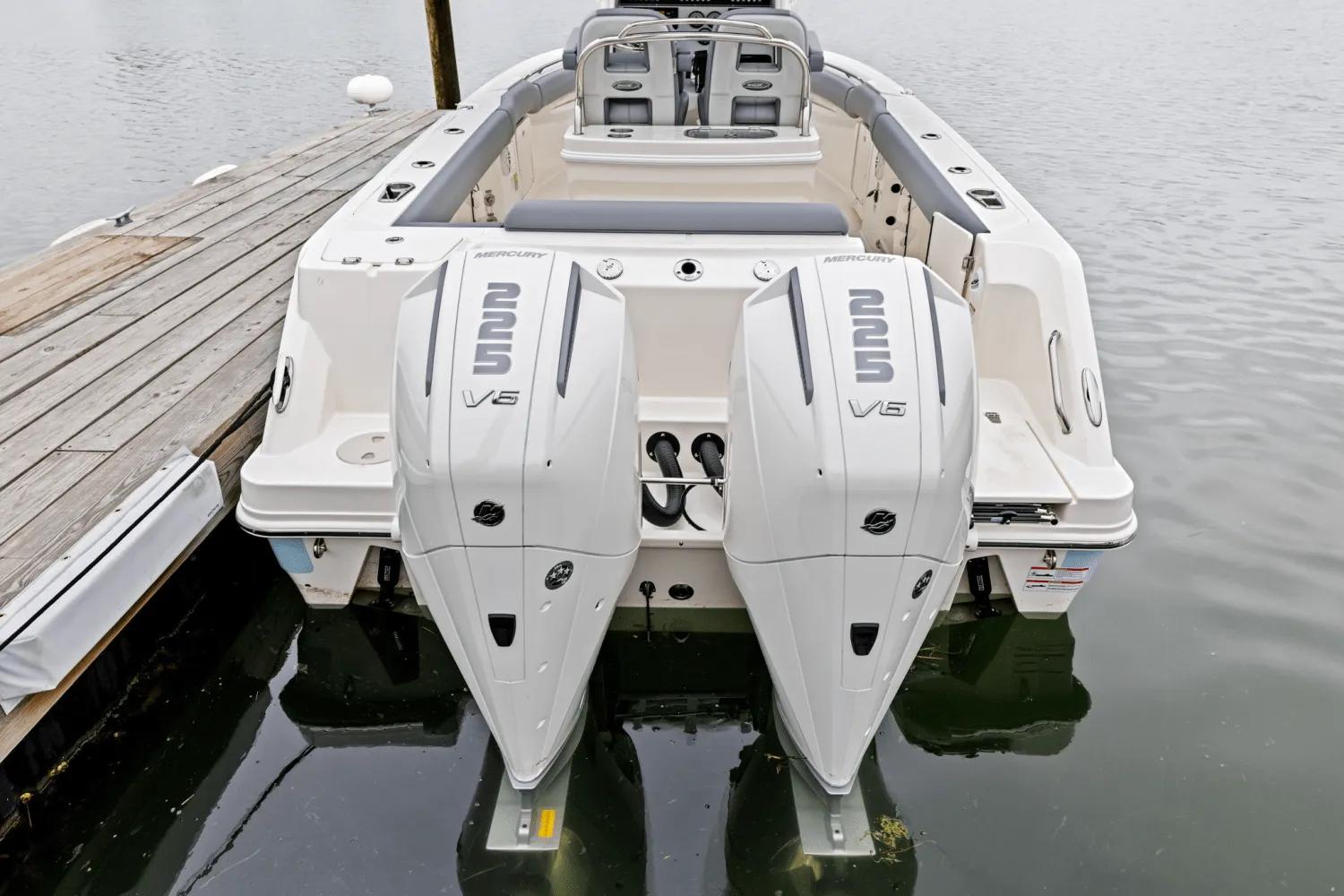 2025 Boston Whaler 250 Outrage Image Thumbnail #8
