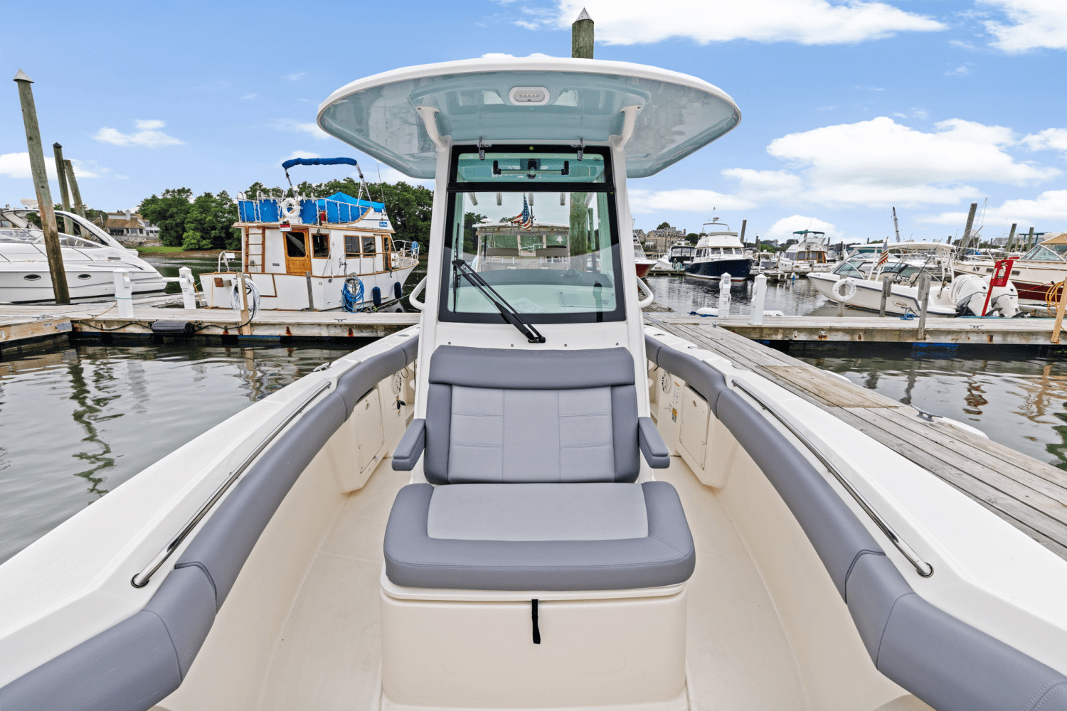 2025 Boston Whaler 250 Outrage Image Thumbnail #32