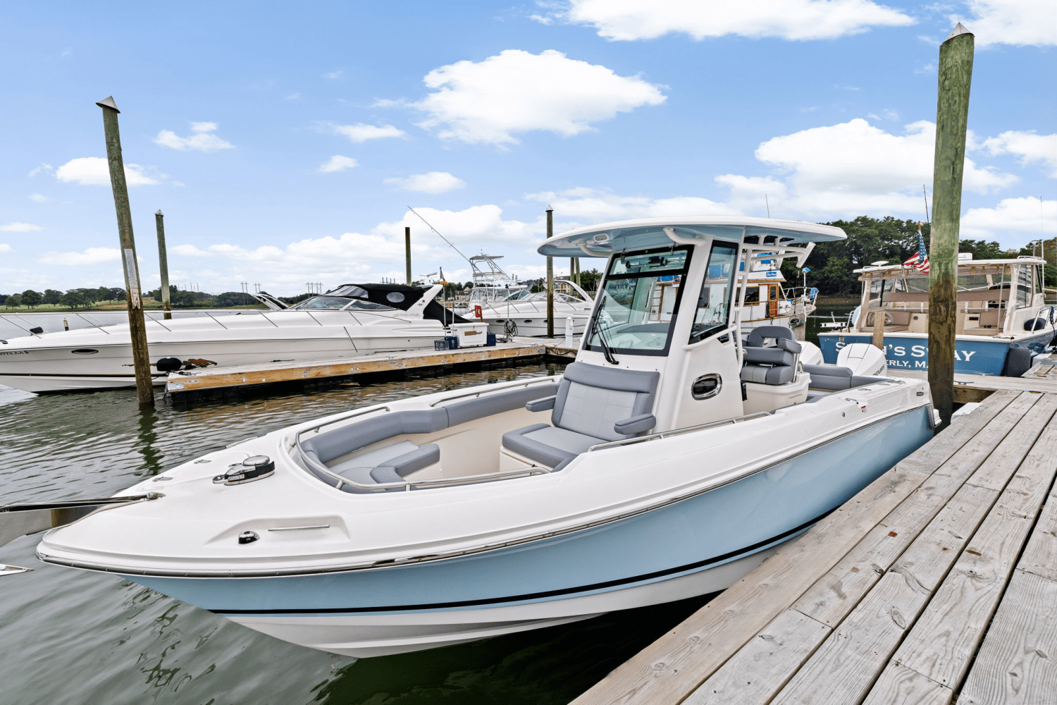2025 Boston Whaler 250 Outrage Image Thumbnail #3
