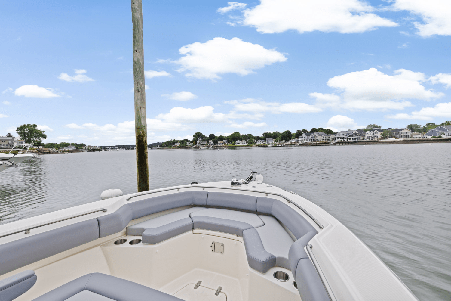 2025 Boston Whaler 250 Outrage Image Thumbnail #37