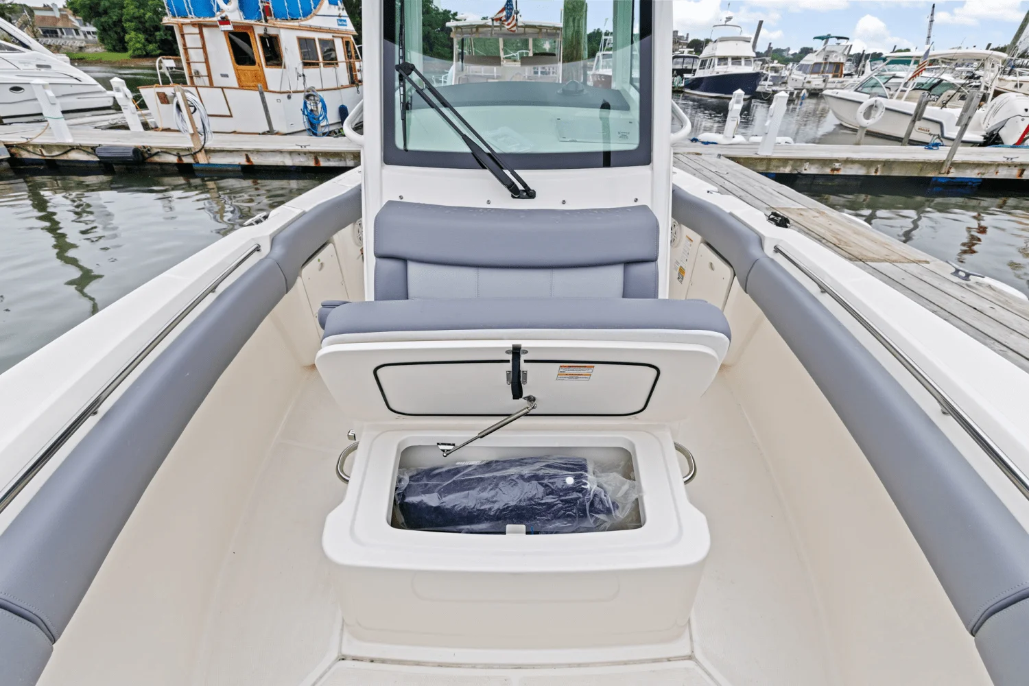 2025 Boston Whaler 250 Outrage Image Thumbnail #34