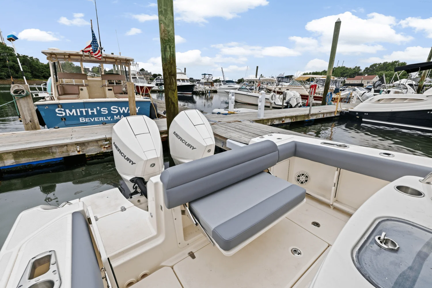 2025 Boston Whaler 250 Outrage Image Thumbnail #11