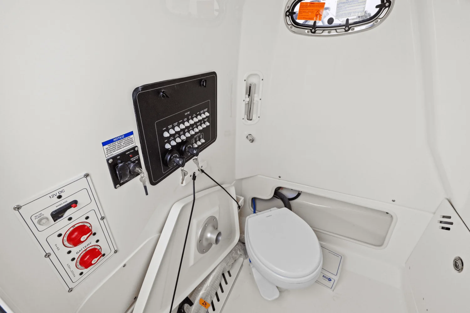 2025 Boston Whaler 250 Outrage Image Thumbnail #30