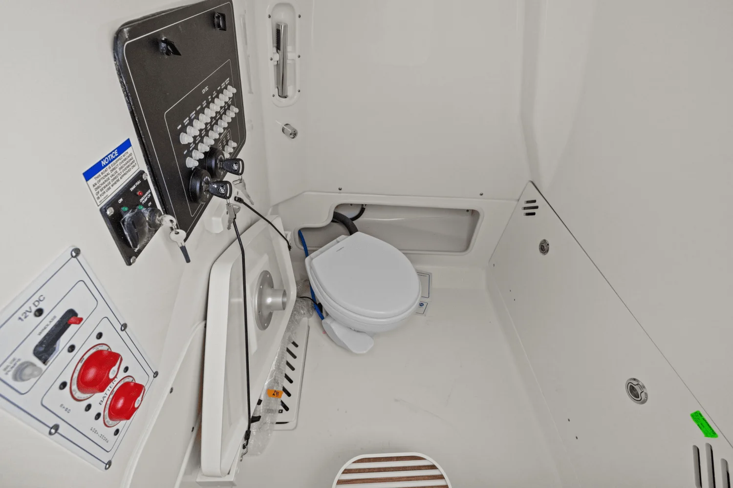 2025 Boston Whaler 250 Outrage Image Thumbnail #29