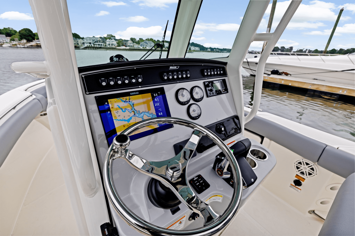 2025 Boston Whaler 250 Outrage Image Thumbnail #24