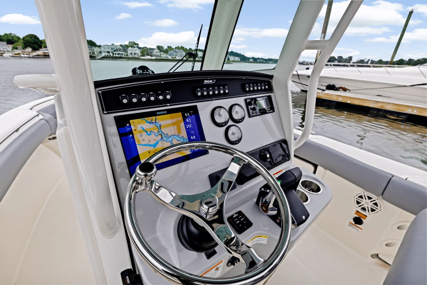 2025 Boston Whaler 250 Outrage Image Thumbnail #24