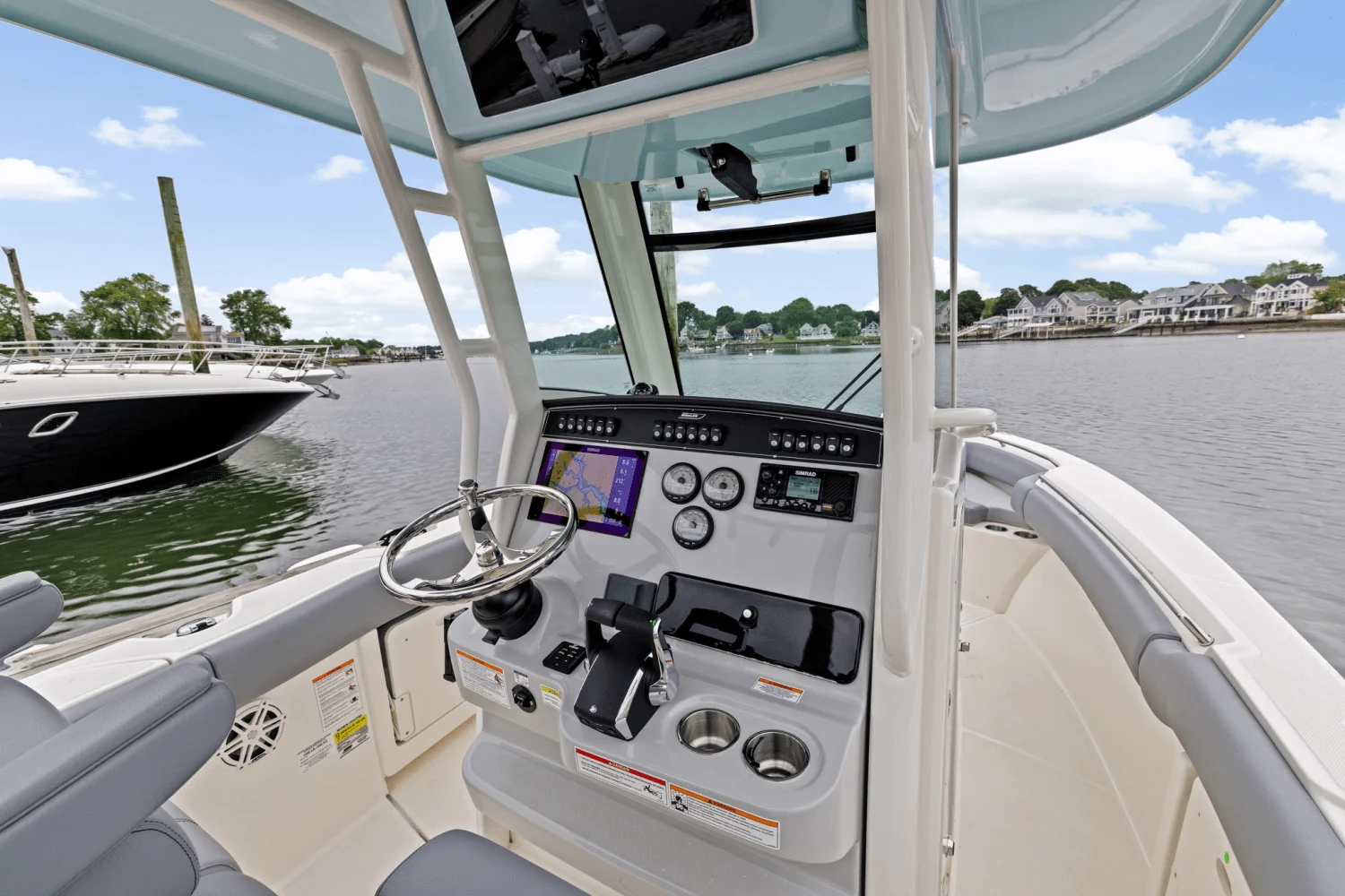2025 Boston Whaler 250 Outrage Image Thumbnail #22