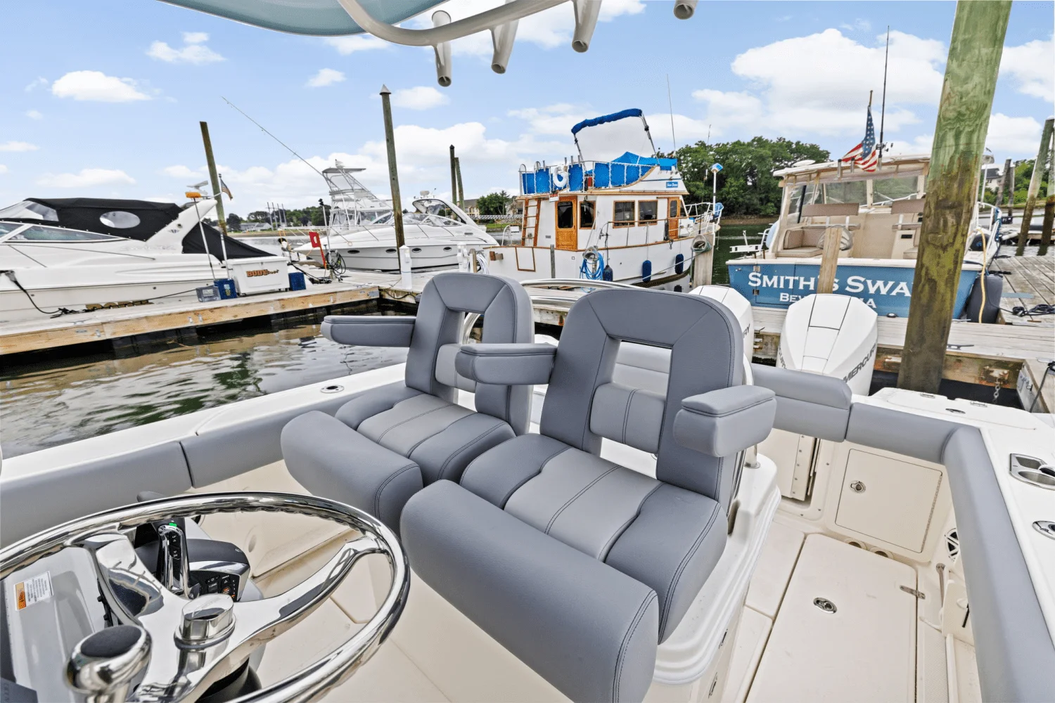 2025 Boston Whaler 250 Outrage Image Thumbnail #18