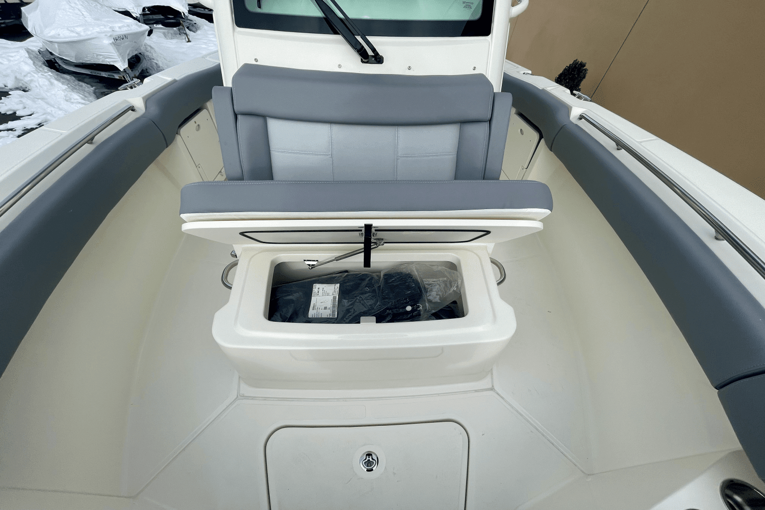 2025 Boston Whaler 250 Outrage Image Thumbnail #23