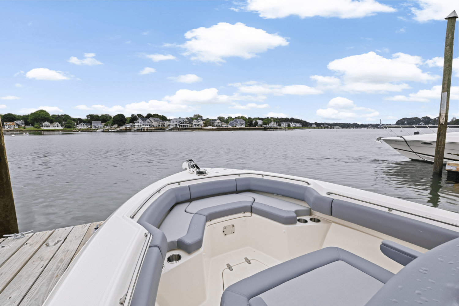 2025 Boston Whaler 250 Outrage Image Thumbnail #35