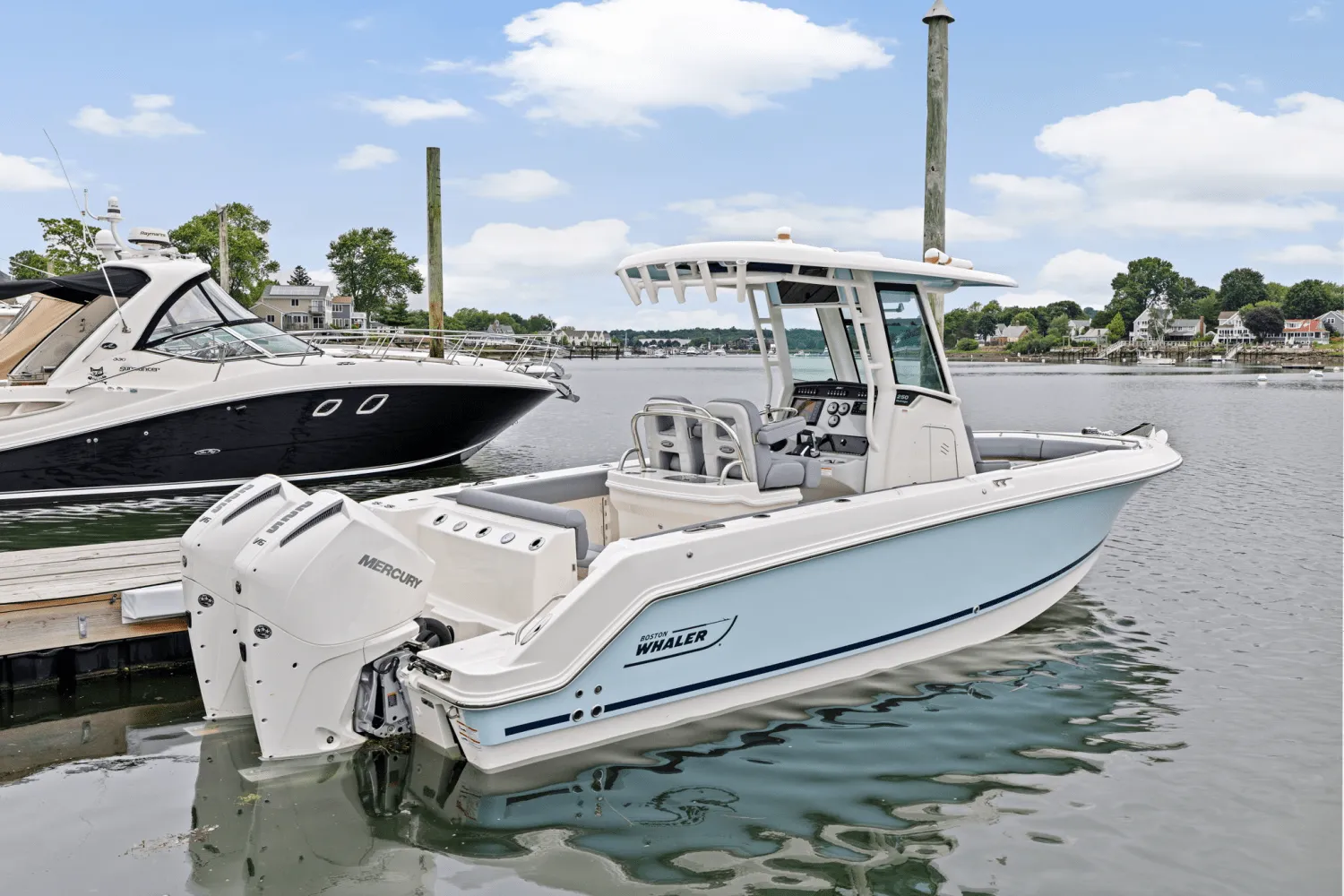 2025 Boston Whaler 250 Outrage Image Thumbnail #4