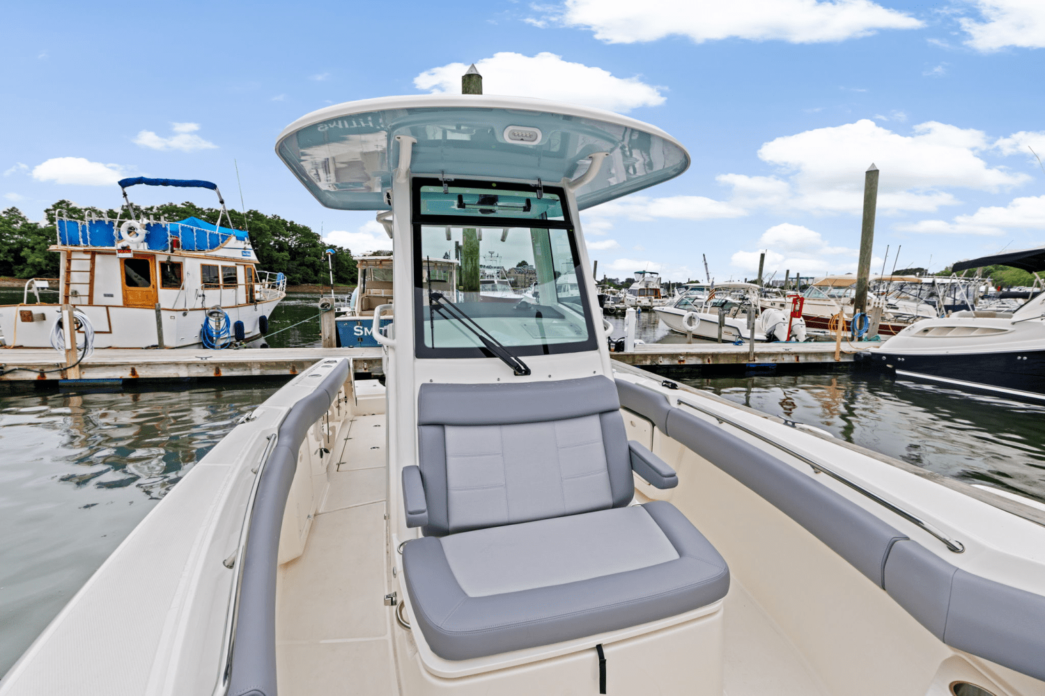 2025 Boston Whaler 250 Outrage Image Thumbnail #31