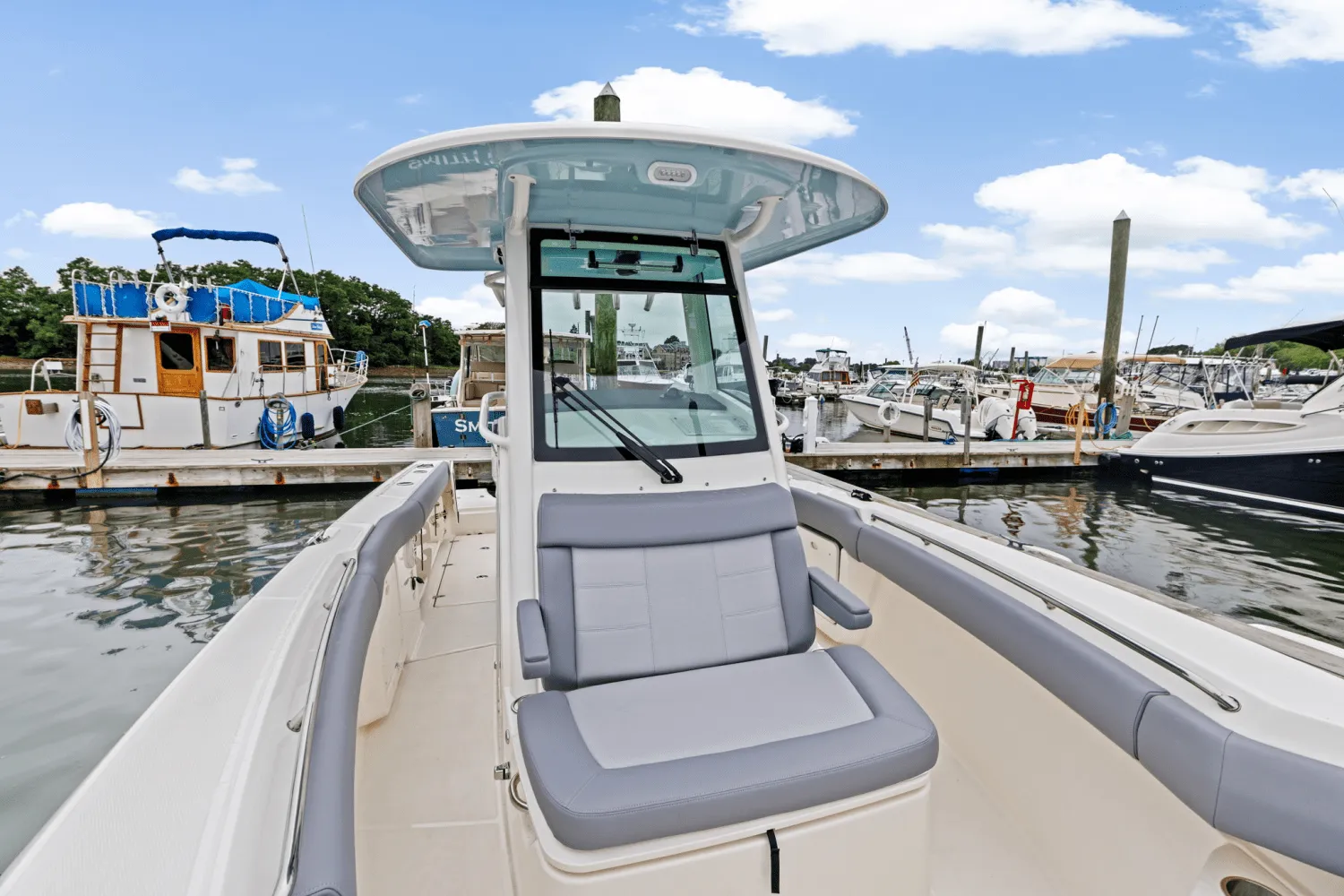 2025 Boston Whaler 250 Outrage Image Thumbnail #31