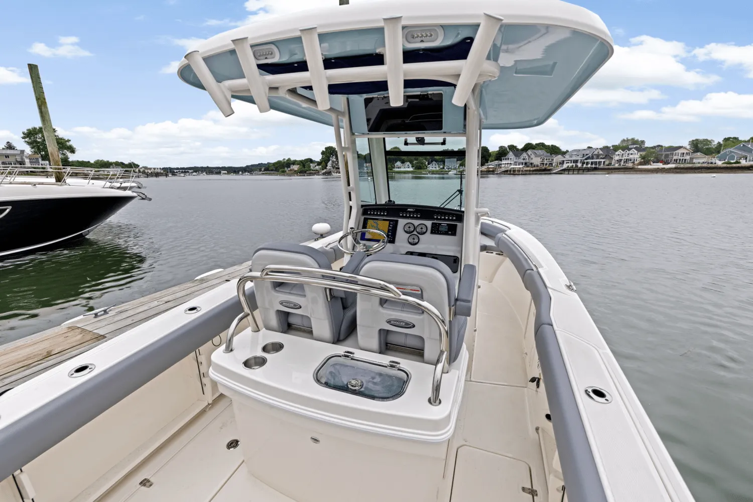 2025 Boston Whaler 250 Outrage Image Thumbnail #15