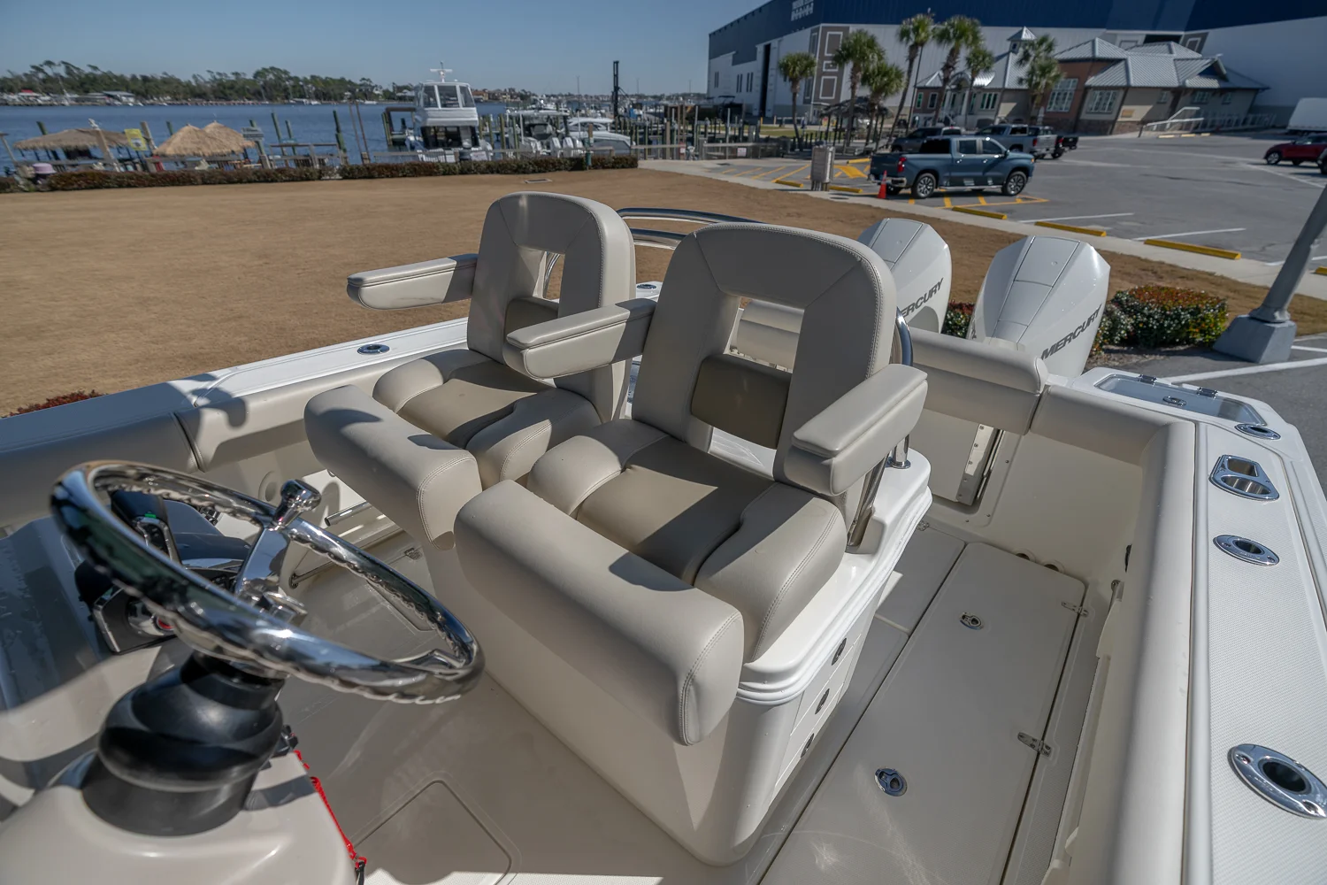 2025 Boston Whaler 250 Outrage Image Thumbnail #39