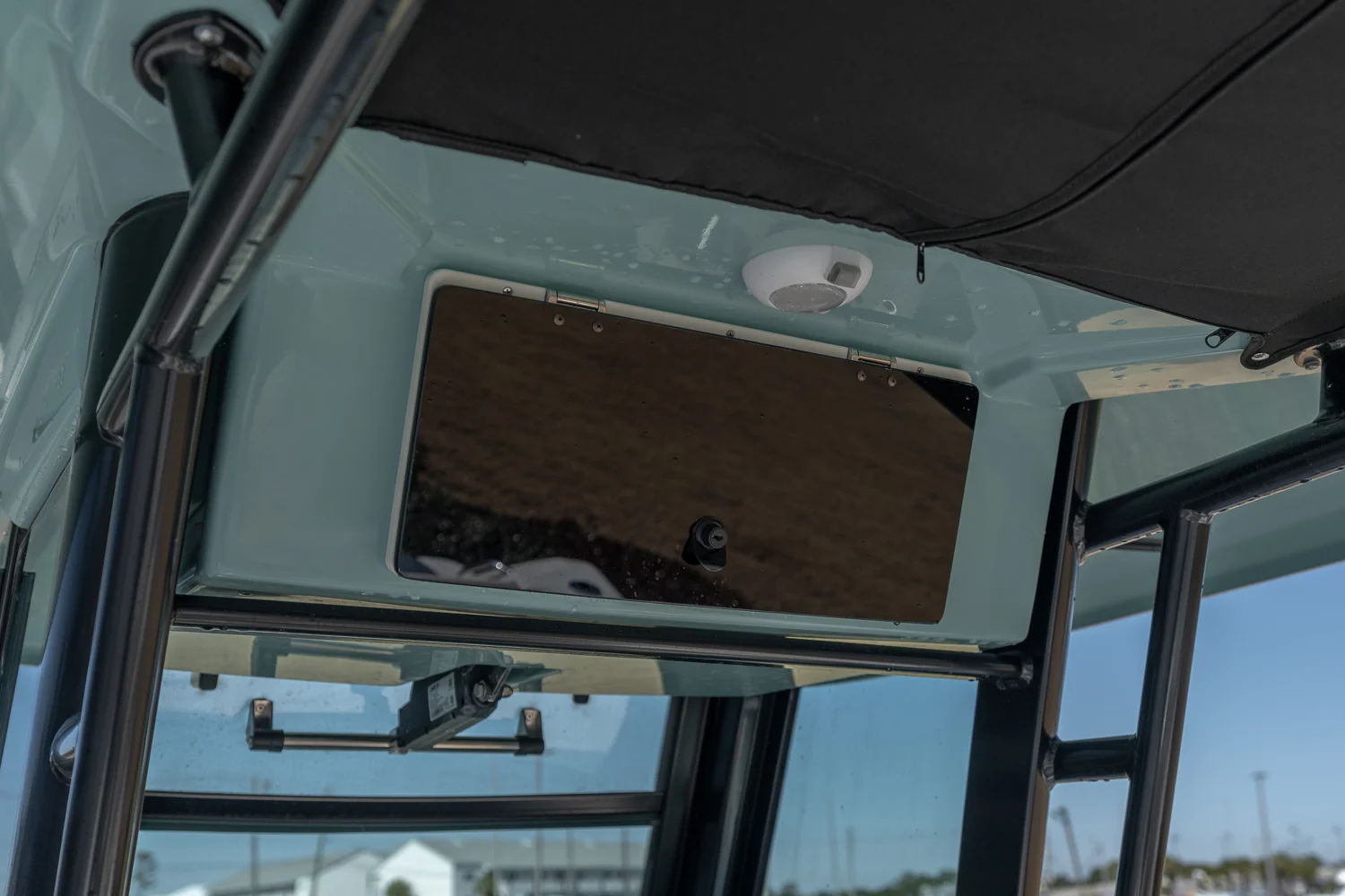 2025 Boston Whaler 250 Outrage Image Thumbnail #37