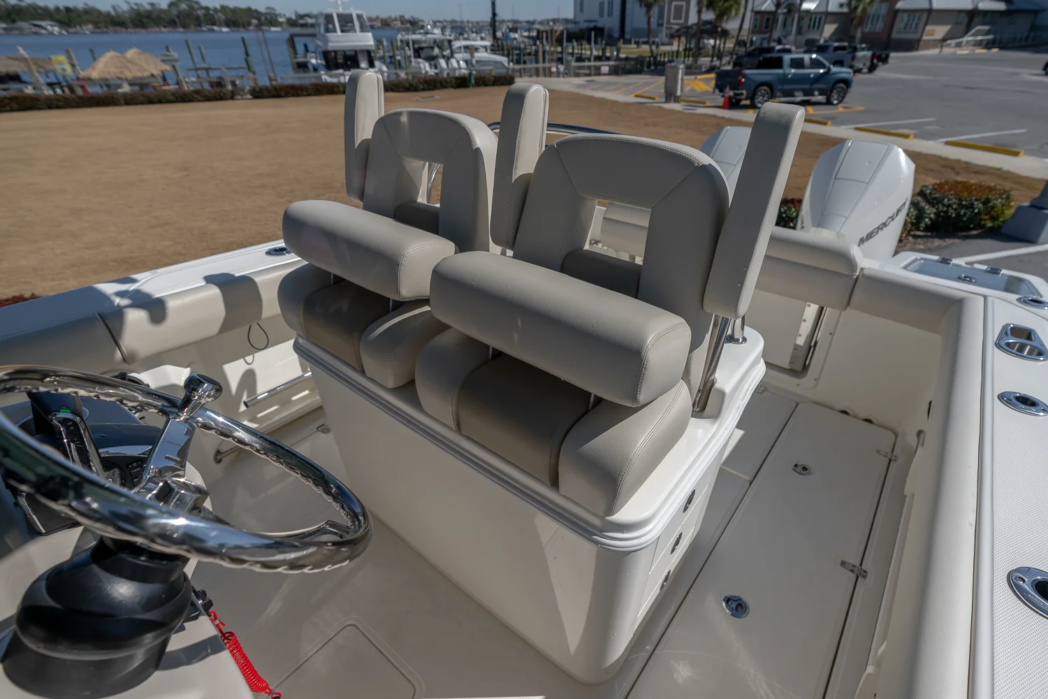 2025 Boston Whaler 250 Outrage Image Thumbnail #38