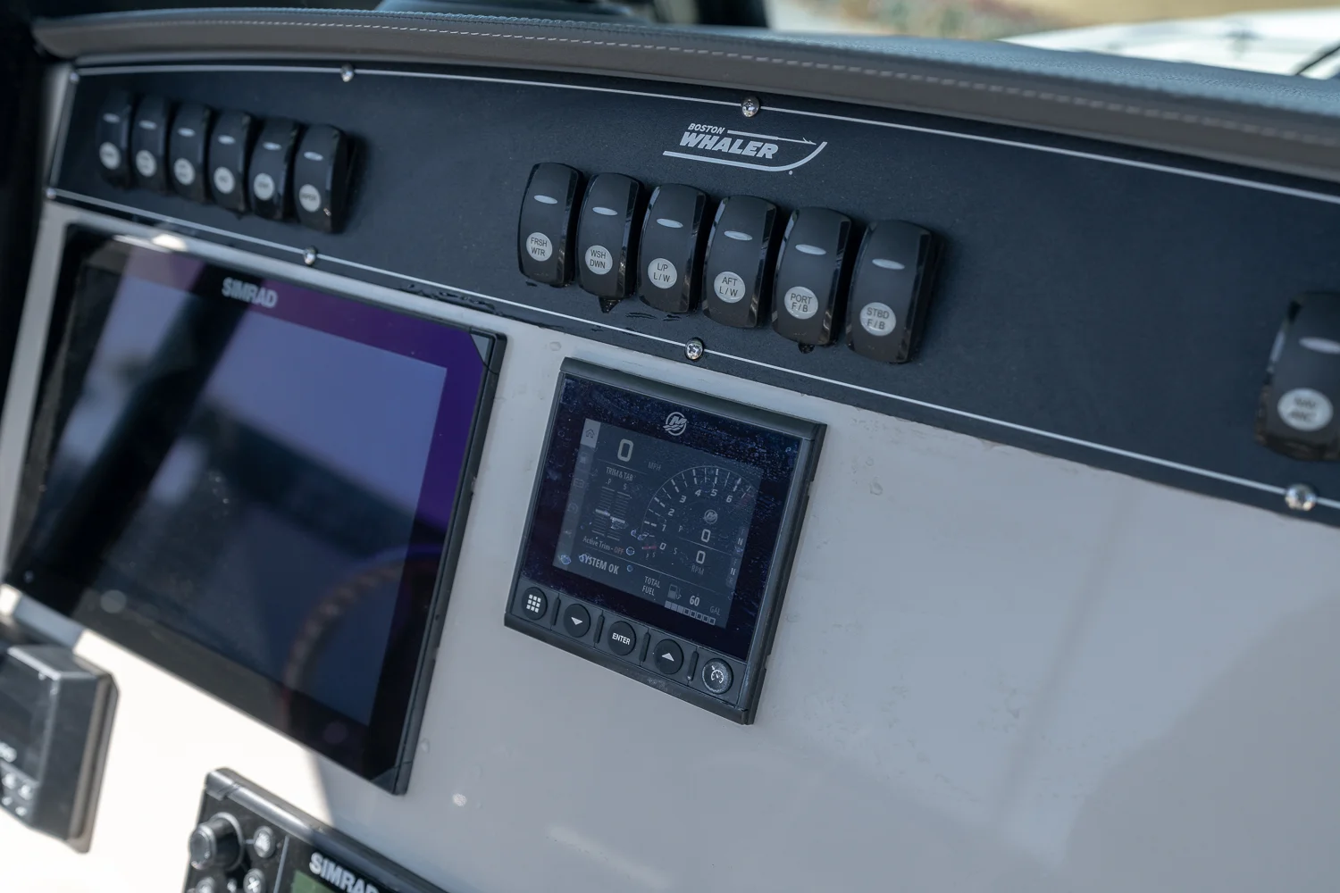 2025 Boston Whaler 250 Outrage Image Thumbnail #29