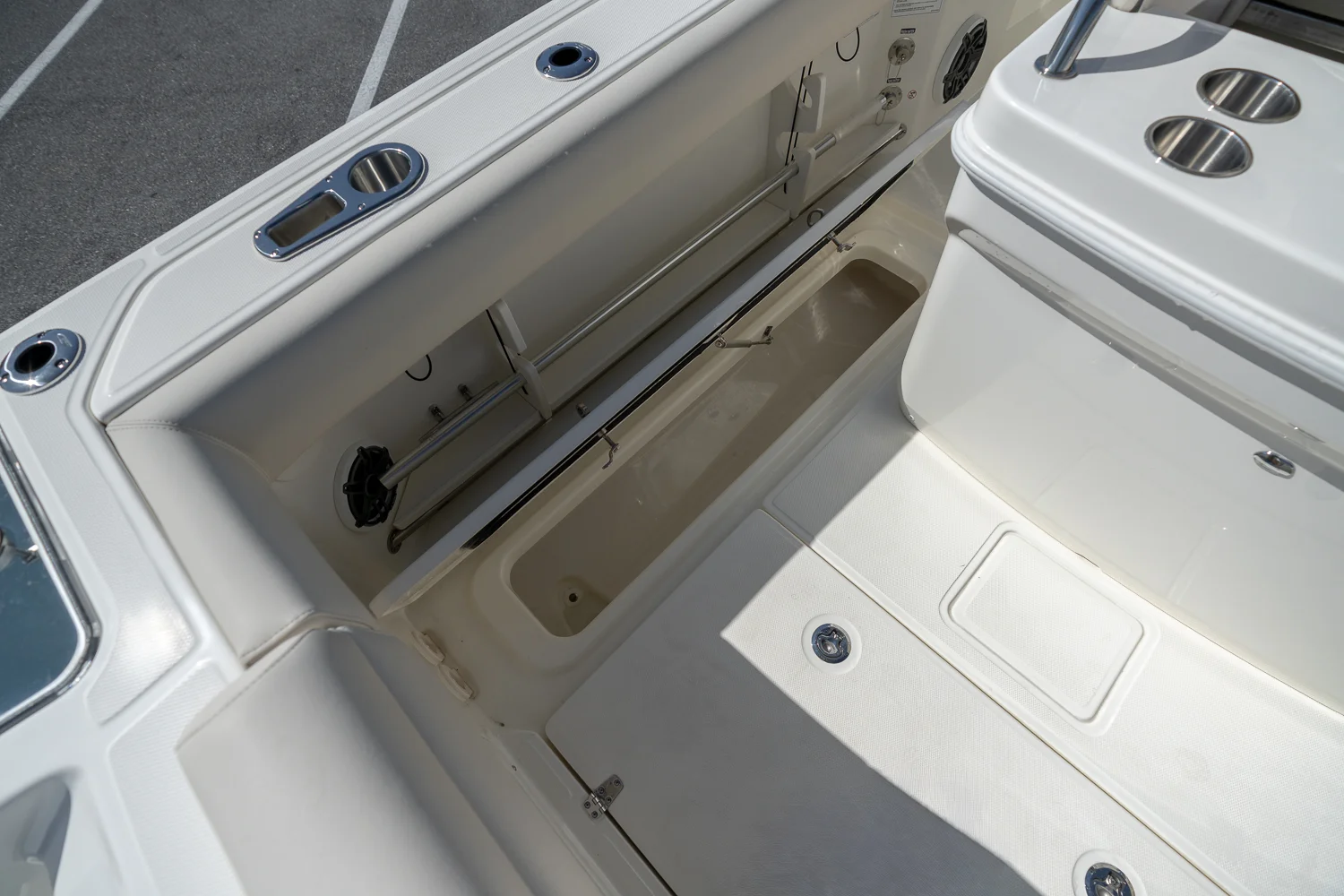 2025 Boston Whaler 250 Outrage Image Thumbnail #50