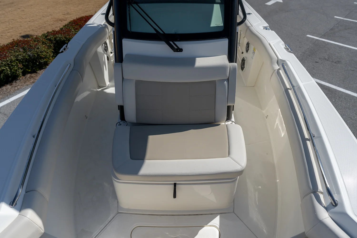 2025 Boston Whaler 250 Outrage Image Thumbnail #21