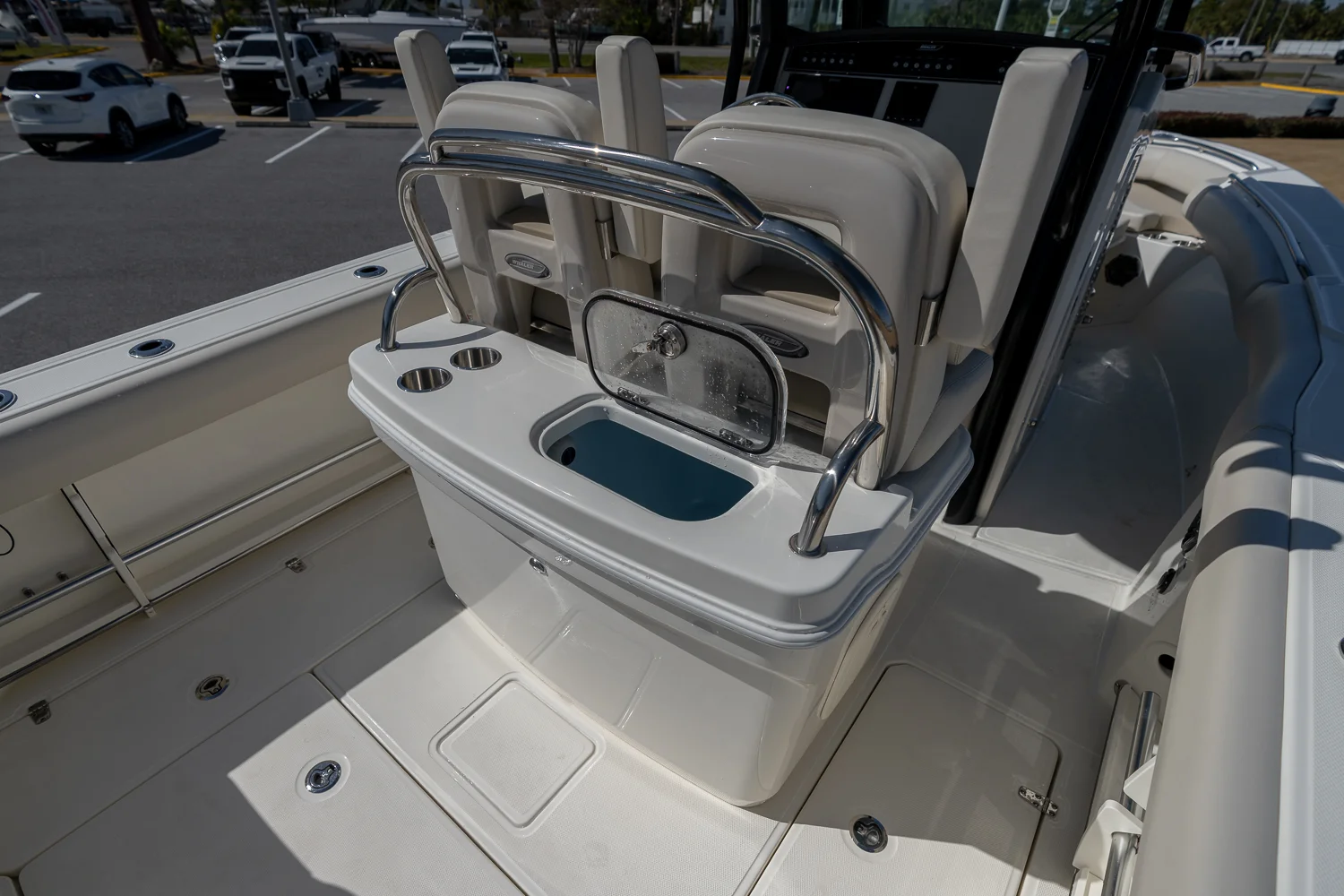 2025 Boston Whaler 250 Outrage Image Thumbnail #45