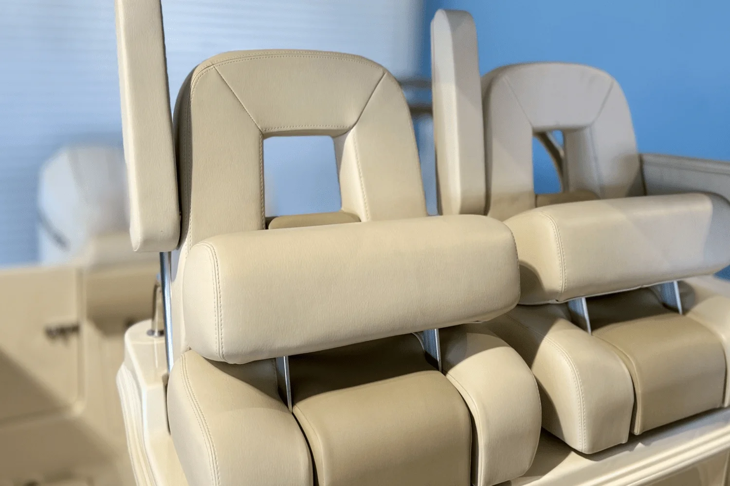 2025 Boston Whaler 250 Outrage Image Thumbnail #12