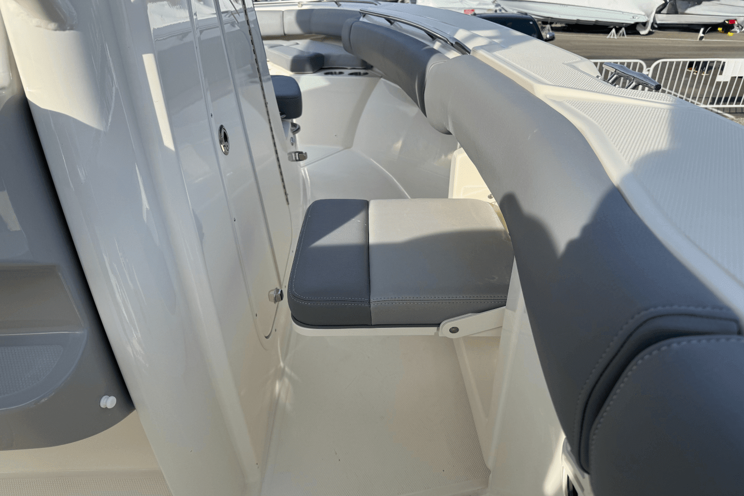 2025 Boston Whaler 250 Outrage Image Thumbnail #30