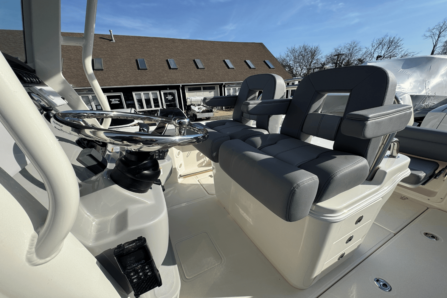 2025 Boston Whaler 250 Outrage Image Thumbnail #24