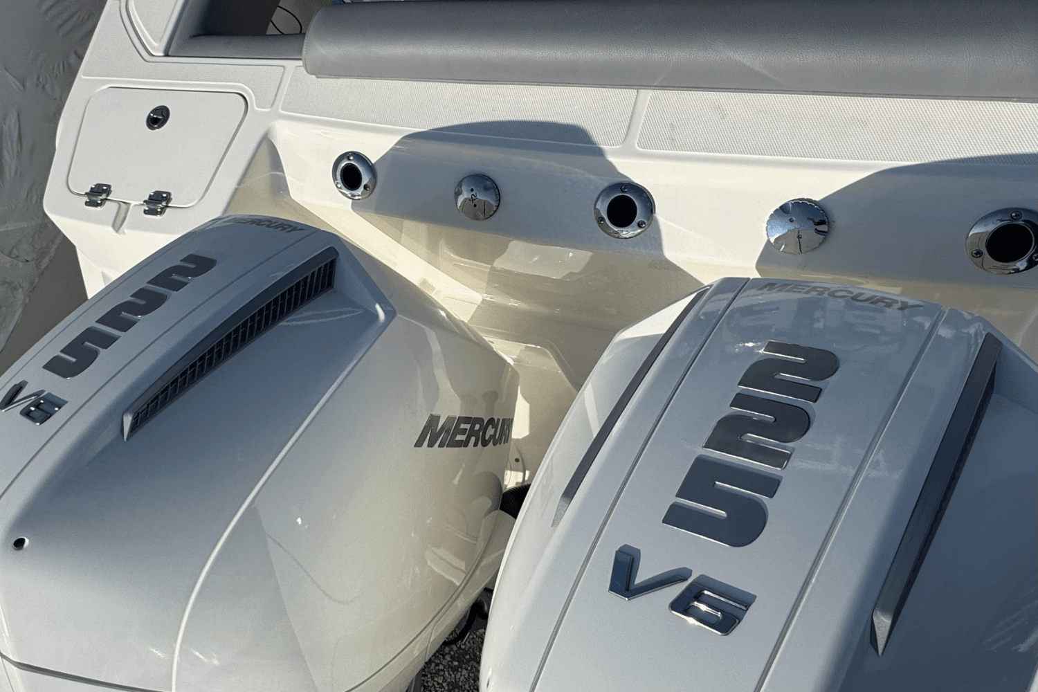 2025 Boston Whaler 250 Outrage Image Thumbnail #8