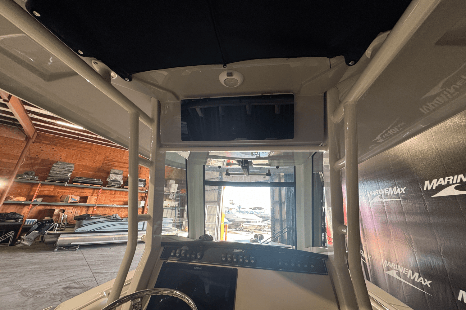 2025 Boston Whaler 250 Outrage Image Thumbnail #18