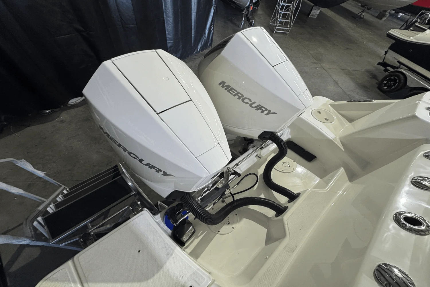 2025 Boston Whaler 250 Outrage Image Thumbnail #6