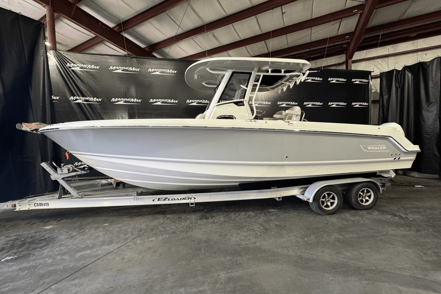 2025 Boston Whaler 250 Outrage Image Thumbnail #3