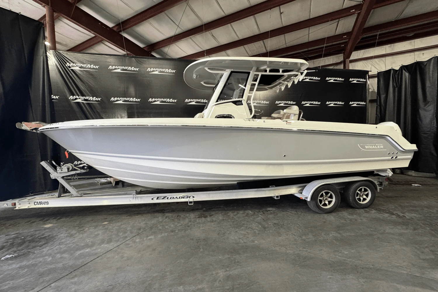 2025 Boston Whaler 250 Outrage Image Thumbnail #3