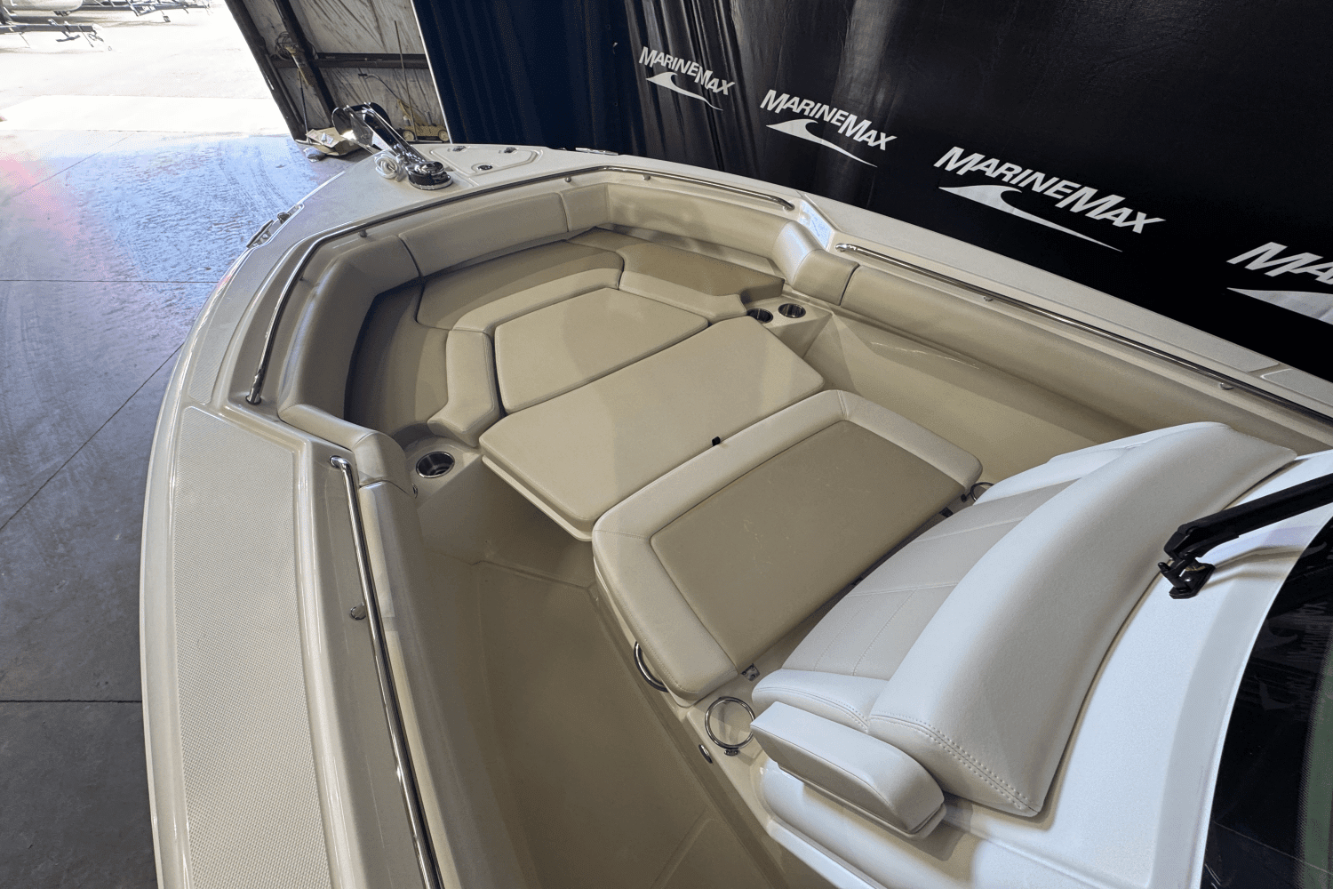 2025 Boston Whaler 250 Outrage Image Thumbnail #21