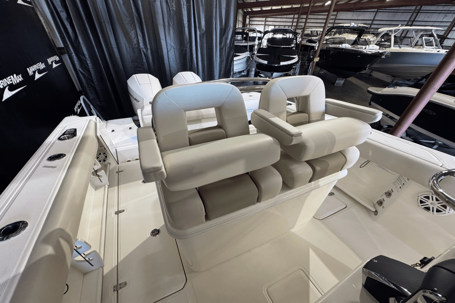 2025 Boston Whaler 250 Outrage Image Thumbnail #14