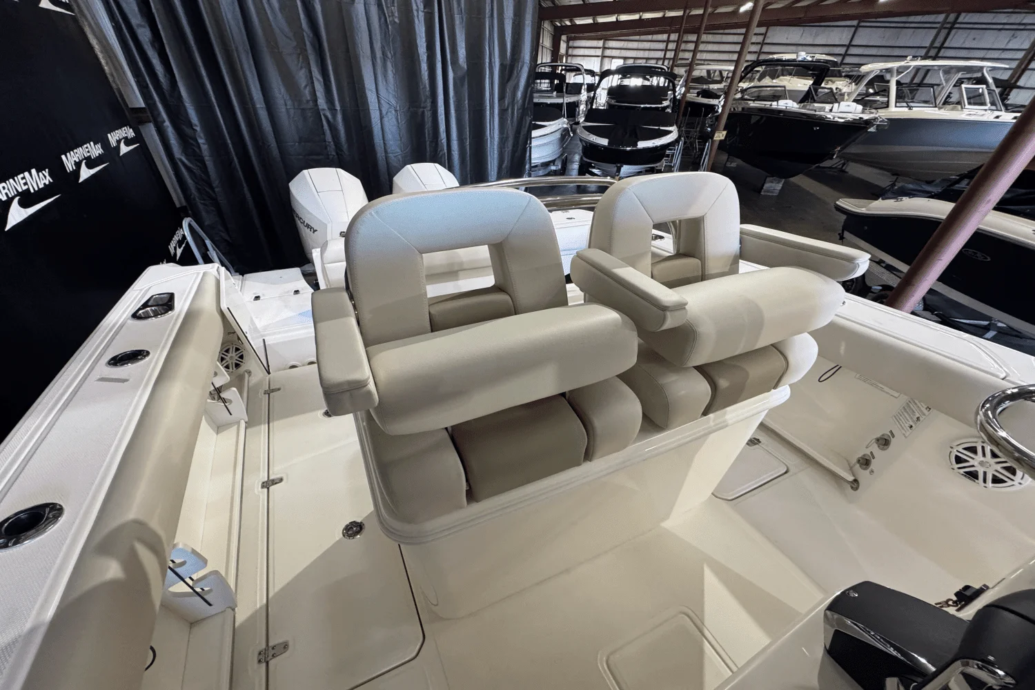 2025 Boston Whaler 250 Outrage Image Thumbnail #14